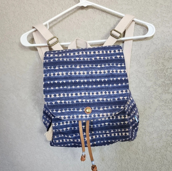 Toms mini Bagpack small style - Picture 1 of 7